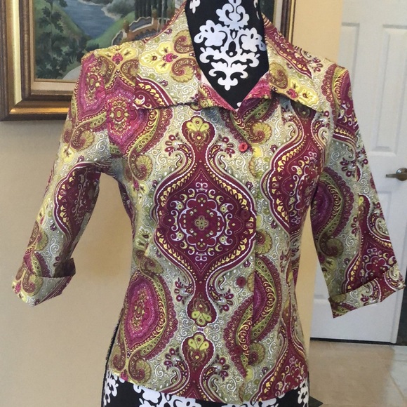 💜 Uncivilized Vintage fitted button down paisley wide lapel, split hem blouse - Picture 2 of 14